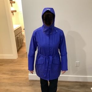Women’s Fitted Helly Hansen Raincoat